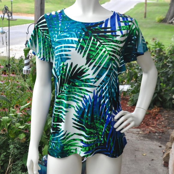 Tops - 🔥 3/$20 Calvin Klein Tropical Top with Flutter Sleeves (see measurements)